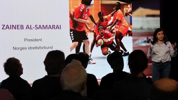 Zaineb Al-Samarai Foto:Janne Landås/Vestland Idrettskrets Zaineb Al-Samarai Balansekonferansen Bergen.jpg