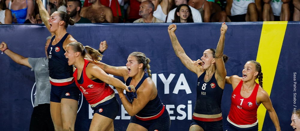 Semifinale på Beachjentene