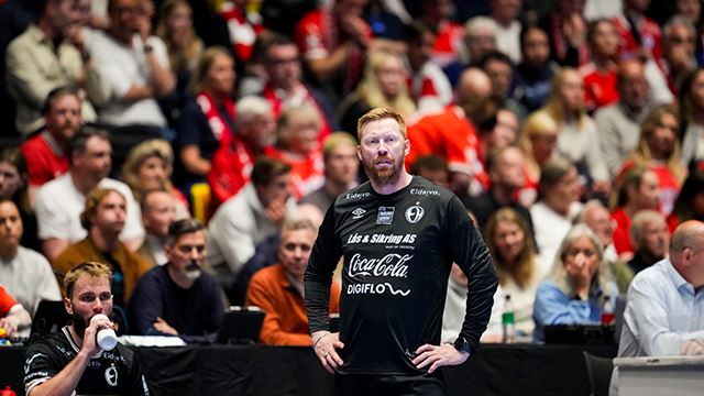 Børge Lund og Elverum kvalifiserte seg til EHF European Leage med god margin. Bildet er fra en tidligere kamp. Trondheim 20250521.
Elverums trener Børge Lund under den andre sluttspillfinalen i håndball mellom Kolstad og Elverum i Trondheim Spektrum.
Foto: Ole Martin Wold / NTB