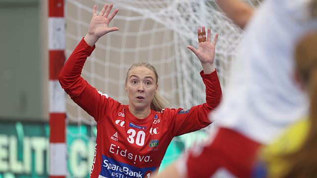 Eli Raasok, her fra en tidligere kamp, og Storhamar tapte EHF Champions League-starten i Romania. Foto: Svein André Svendsen