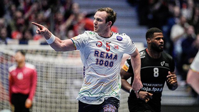Sander Sagosen har rekorden for antall mål i ett og samme mesterskap (65, EM 2022). Fornebu 20250119.
Norges Sander Sagosen under VM-kampen i håndball gruppe E mellom Norge og Portugal i Unity arena.
Foto: Stian Lysberg Solum / NTB