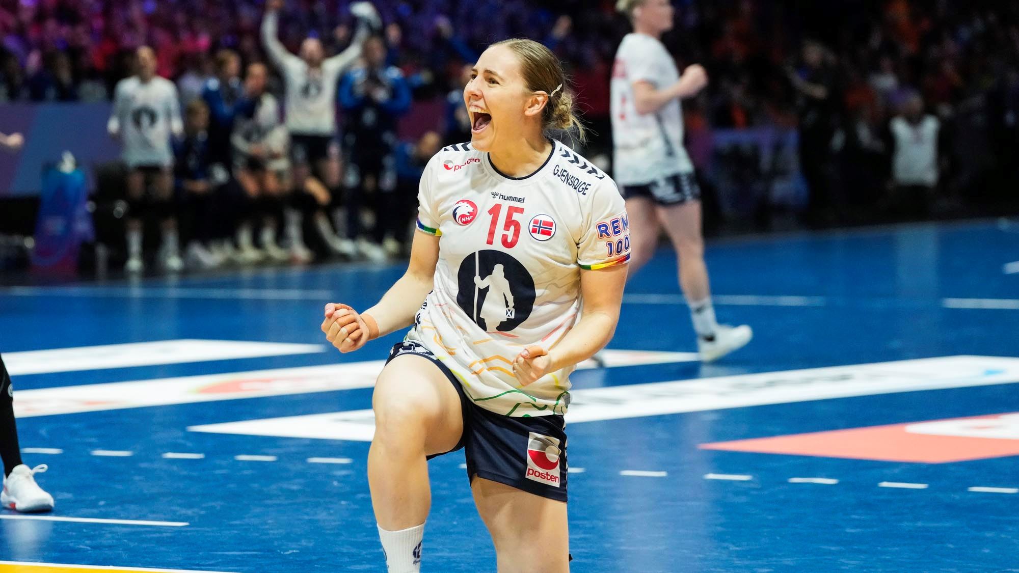 Rotterdam, Nederland 20251212.
Norges Vilde Mortensen Ingstad jubler under semifinalen i håndball-VM for kvinner mellom Nederland og Norge i Ahoy Arena.
Foto: Beate Oma Dahle / NTB