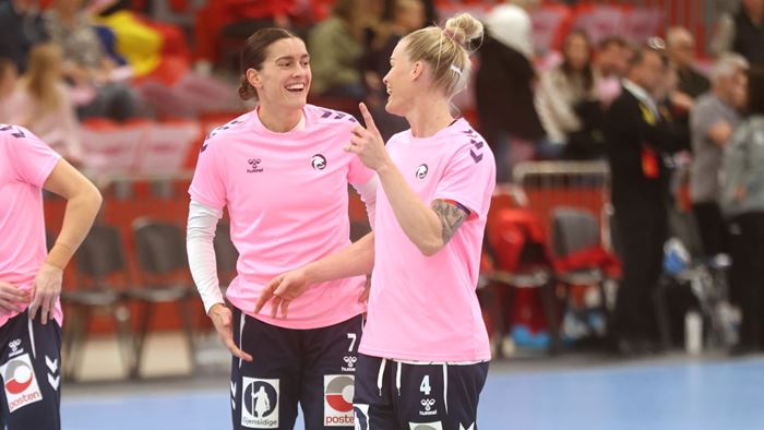 20251015 Rosa sløyfe markering.jpg