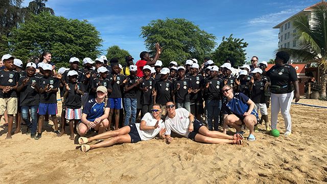 20260412 Fellesbilde utviklere beachjentene.jpg