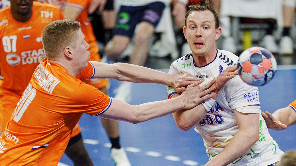 Norway's Sander Sagosen and the Netherlands' Niels Versteijnen during the Golden League match between Norway and the Netherlands at the Royal Arena in Copenhagen on Saturday, March 21, 2026. (Photo: Liselotte Sabroe/Ritzau Scanpix)