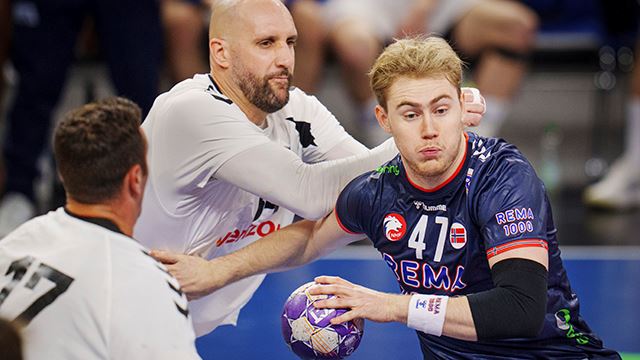Norway's Lase Sunde Lid and USA's Domagoj Srsen during the Golden League men's handball match between Norway and USA at the Royal Arena in Copenhagen on Sunday, March 22, 2026. (Photo: Liselotte Sabroe/Ritzau Scanpix)