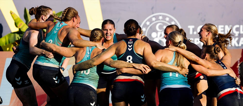 Se Beachjentene spille EM-finale!