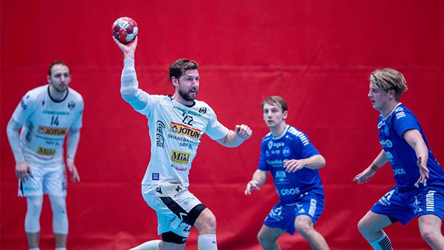 Runar-kaptein Tobias Rivesjö i en tidligere kamp mot Drammen. Tobias Rivesjö mot Drammen