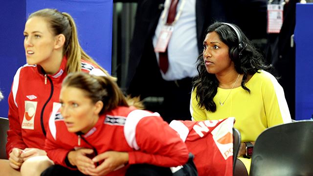 Debrecen,Ungarn  20141213.
EM Håndball Damer 2014
Siri Nilminie Avlesen sitter bak de norske håndballjentene under kampen mot Spania. T.v Emilie Hegh Arntzen og Emily Stang Sando.
Foto: Vidar Ruud / NTB