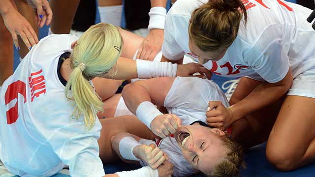 2012OL_Karo-jubler-for-scoring-i-sluttsekundene_-Foto-Vidar-Ruud-NTB_640x360web.jpg