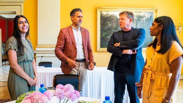 Fra venstre: Neda Rahimizadeh, Abid Raja, Kåre Geir Lio og Rubicca Nagalingam. Foto: Håkon Mosvold Larsen / NTB Scanpix 2020-raja-møter-rubicca-neda-kåre-geir-lio-foto-ntb-scanpix.jpg