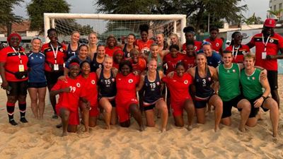 Beachhåndballen bygger broer i Afrika