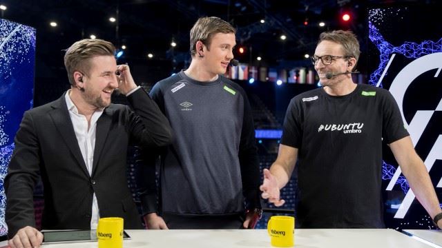 FEST: Også i kveld får Daniel Høglund (fra v.) besøk av Sander Sagosen og Christian Berge i Viasats sending. Foto: Vidar Ruud / NTB Scanpix berge og sagosen i viasat studio ntb scanpix.jpg