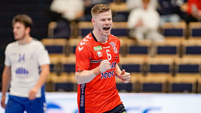 Sebastian Barthold ble nok en gang Norges toppscorer med syv mål mot Finland. Vantaa, Helsinki, Finland 20221016.
Norges Sebastian Barthold i aksjon under EM-kvalifiseringskampen i håndball mellom Finland og Norge i Energia Arena i Vantaa utenfor Helsinki i Finland søndag.
Foto: Håkon Mosvold Larsen / NTB