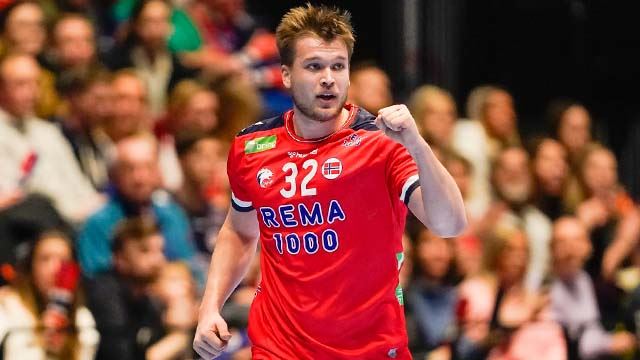 Thomas Solstad storspilte da han fikk sjansen på linja for Norge. 20230108 Thomas Solstad.jpg