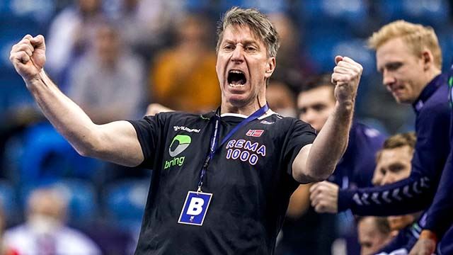 Jonas WIlle jubler på Norges benk. Jubler