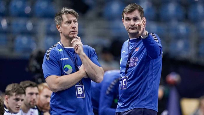 Martin Boquist (t.h) og Jonas Wille. Krakow, Polen 20230117.
Landslagssjef Jonas Wille t.v. og landslagstrener Martin Boquist i VM-kampen i håndball for herrer mellom Nederland og Norge i Tauron Arena i Krakow, Polen.
Foto: Stian Lysberg Solum / NTB