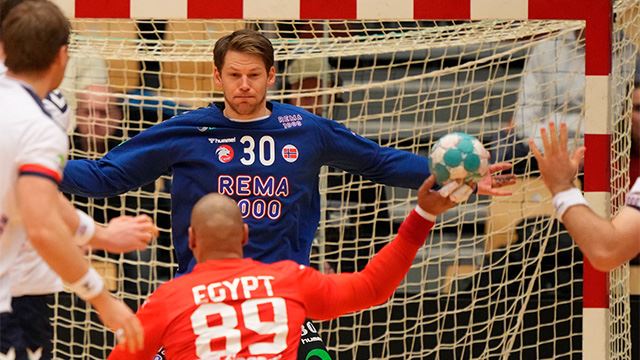 Torbjørn Bergerud fikk en god start mot Egypt, men utover i andre omgang ble det tøffe vilkår for målvakten. Foto: Ritzau Scanpix 20240107 T Bergerud.jpg