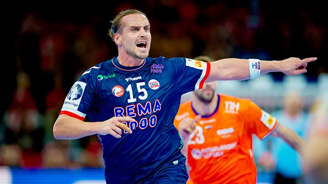 Kent Robin Tønnesen er med i troppen som reiser til Ungarn. Hamburg, Tyskland 20240119.
Kent Robin Tønnesen under hovedrundekampen i håndball-EM mellom Norge og Nederland i Barclays Arena.
Foto: Stian Lysberg Solum / NTB
