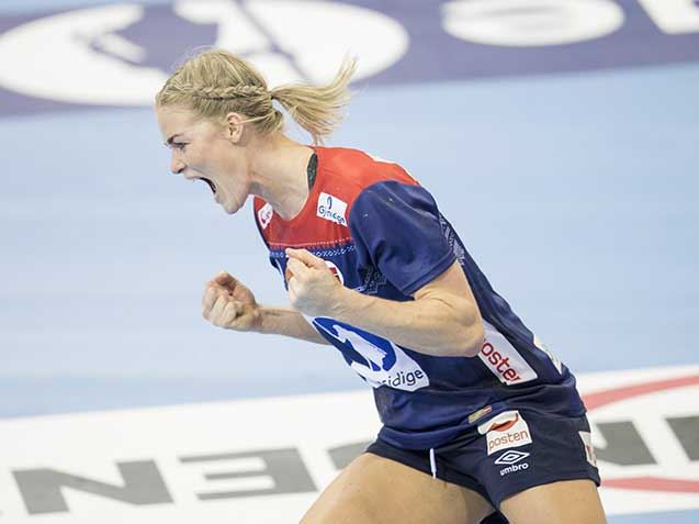 Veronica Kristiansen gjorde en fantastisk jobb i forsvaret i kveld - og ble samtidig kampens toppscorer! 20171205-LKS-Kristiansen,-Veronica-Egebakken-2.jpg