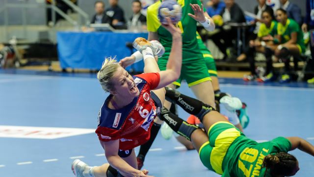 Løke skadet seg mot Brasil. Foto: NTB/Vidar Ruud 20190927-Heidi-Løke-NOR-BRA-640x360.jpg