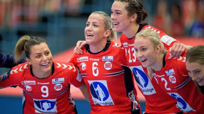 20201203-jubel-LKS--EM2020-NOR-POL-Petter-Arvidson-Bildbyrån.jpg