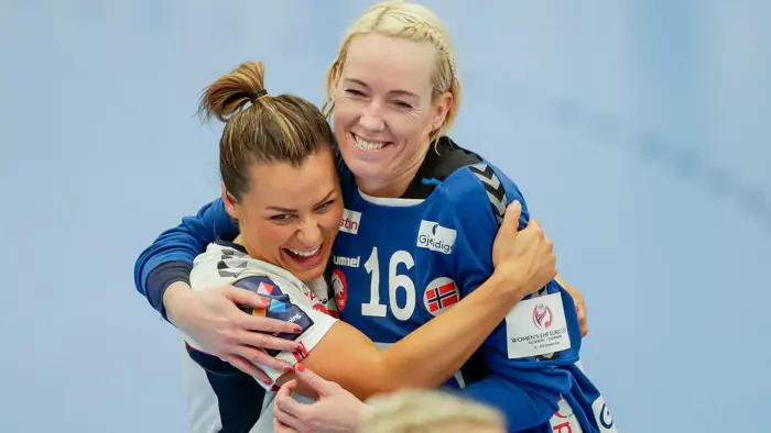 Katrine Lunde og Nora Mørk