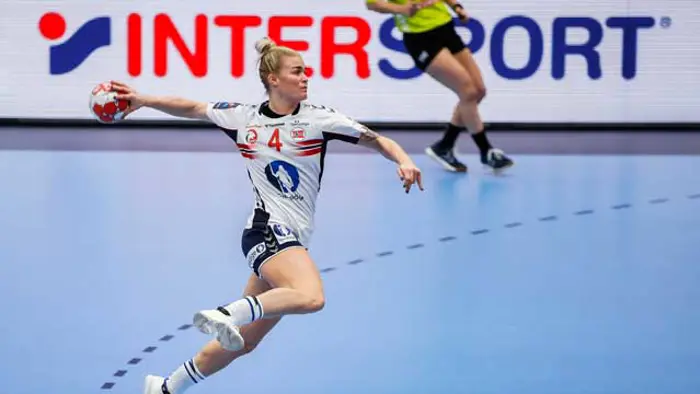 20201212-Veronica-Kristiansen-og-Intersport-LKS--EM2020-NOR-KRO-Stanko-Gruden-Kolektiff.jpg