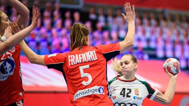 Marit Malm Frafjord gjør en solid jobb i forsvar for Håndballjentene. Marit Malm Frafjord