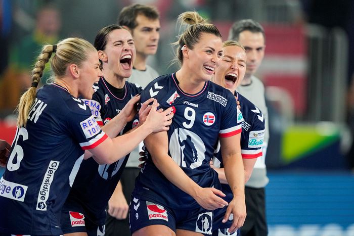 Jubel fra EM 2022 i Slovenia. Ljubljana, Slovenia 20221120.
Norges Nora Mørk jubler under finalen i håndball-EM mellom Danmark og Norge i Stožice Arena.
Foto: Beate Oma Dahle / NTB