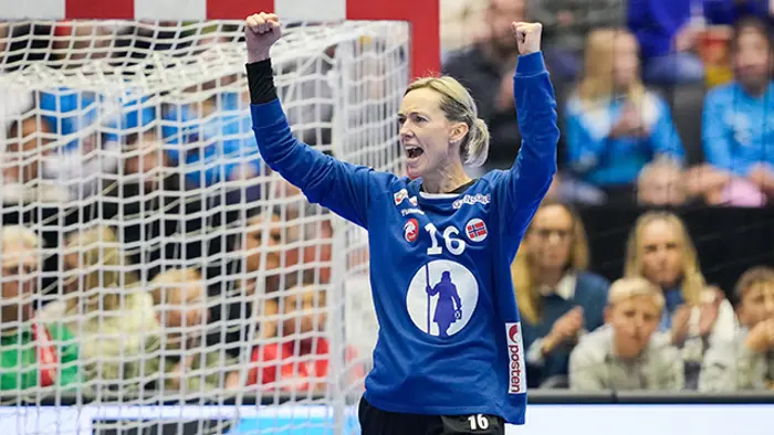 Katrine Lunde jubler under landskampen mellom Norge og Danmark i DNB Arena, før. håndball-EM i Slovenia i november.Foto: Beate Oma Dahle / NTB