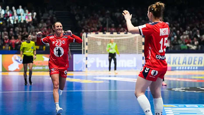 20231208 Camilla Herrem og Vilde Ingstad.jpg