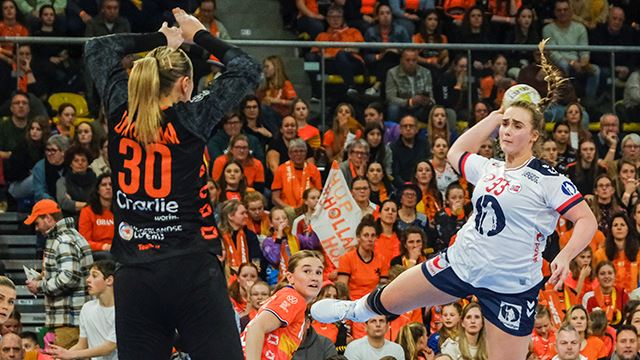 Thale Deila spilte en strålende kamp for Norge Eindhoven, Nederland 20230304.
Norges Thale Rushfeldt Deila under håndballkampen i Golden League mellom Nederland og Norge.
Foto: Patrick Post / NTB