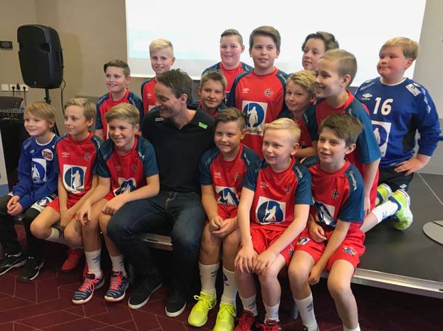 Christian Berge og Minihåndballgutta 2018. 20171219Minihåndballgutta-2018.jpg