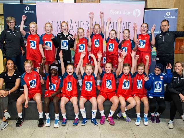 Foto: Mariam Butt/NTB scanpix Minihåndballjentene2017.jpg