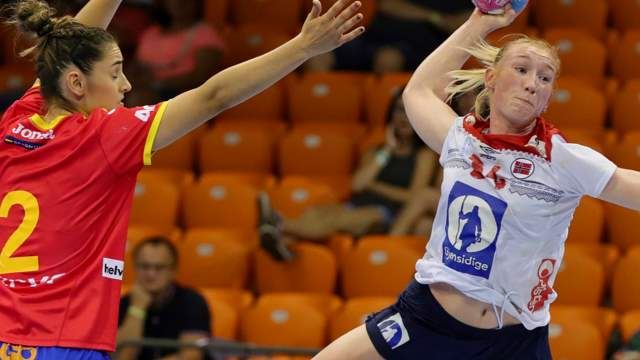 Banens beste spiller, Ane Cecilie Høgset. Foto: EHF 20190715 LK00 mot Spania.jpg