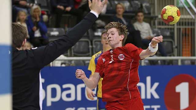 Jonas Elverhøy scoret tre mål mot Tyskland i lørdagens kamp. 20171029-lm00-elverhoy-jonas640.jpg