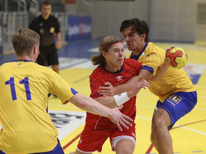 TUNGT TAP: Kristoffer Iversen og LM00 gikk på et tungt 24-26-tap mot Sverige søndag formiddag. ALLE FOTO: SVEIN ANDRÈ SVENDSEN 20171029-LM00-Iversen, Kristoffer.jpg