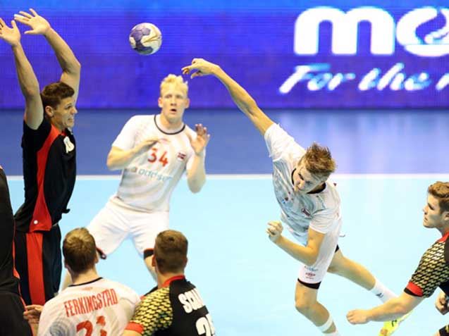 Juniorgutta i kampen mot Tyskland i VM. Foto: IHF 20170724_NOR_GER_1_637.jpg