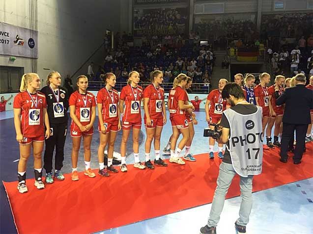 20170820_Sølvmedaljeutdeling_U_jentene_1_637.jpg