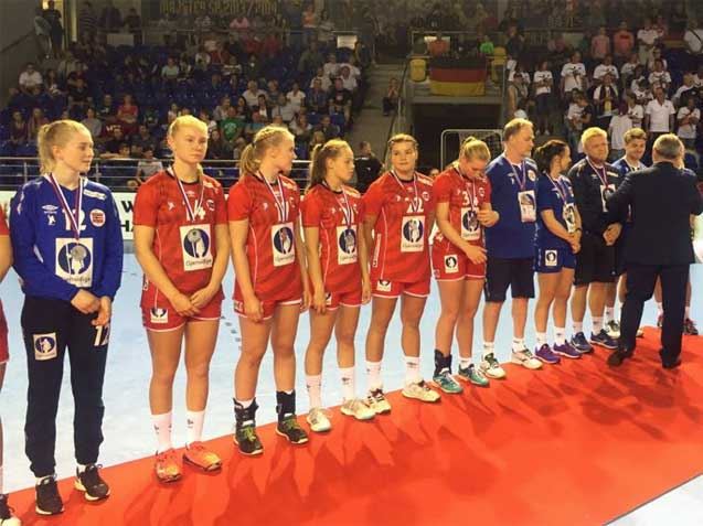 20170820_Sølvmedaljeutdeling_U_jentene_2_637.jpg