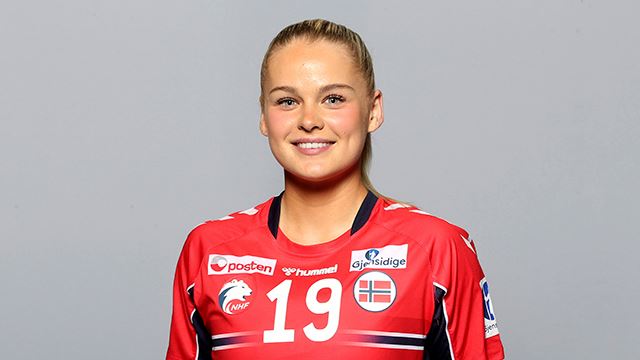 Rikke Midfjeld ble kåret til banens beste spiller mot Island 20210602 Rikke Midtfjeld LK02 Foto Svein André Svendsen 640x360web.JPG