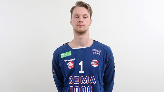 Sivert Tryggestad gjorde en god kamp mot Spania, men de ble for tøffe for juniorgutta. Sivert Tryggestad