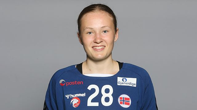 Ella Gunnarsdottir gjorde en god innsats i mål for U-jentene i møtet med Ungarn. Portrett