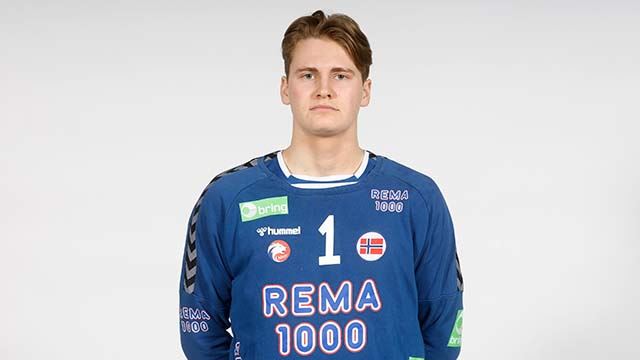 Sebastian Reiersen leverte en solid kamp mellom stengene for Norge og ble kåret til banens beste spiller. 2023 Sebastian Reiersen LM04.jpg
