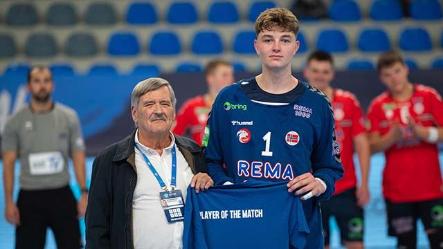 Vetle Revheim Gleditsch stod godt for Norge og ble kåret til banens beste mot Tsjekkia CZE-NOR