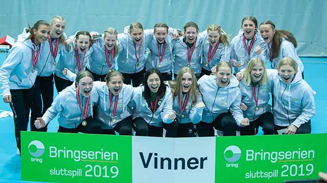 Våg vant jenteklassen i Bringserien. Foto: Lars Bryhn 20190407-Bring-J16-Våg-vinner-Foto-Lars-Bryhn.jpg