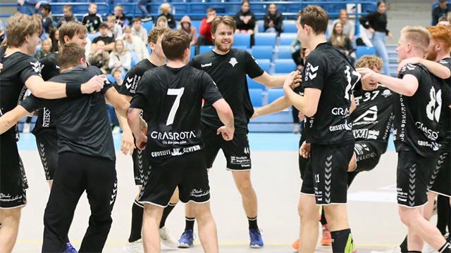 Sandnes topper tabellen i 1. divisjon når det gjenstår fire spillerunder. Sandnes leder an i 1. divisjon sesongen 2021/22