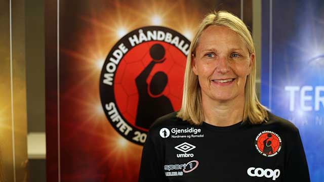 Helle Thomsen har sluttet som nederlandsk landslagstrener. Denne sesongen skal hun bare konsentrere seg om Molde. Foto: Svein André Svendsen. 20190827-Avkast-Molde-Thomsen,-Helle-640px-Foto-Svein-André-Svendsen.jpg