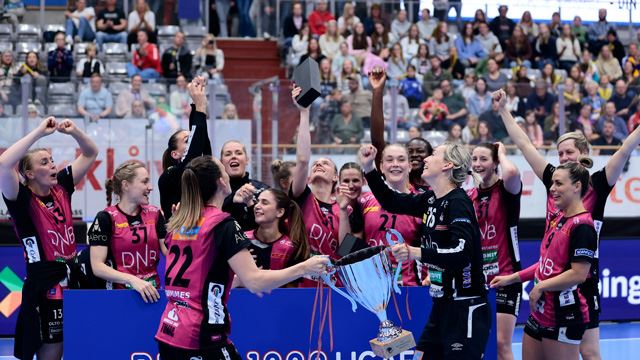 Vipers vant sluttspillfinalen mot Storhamar etter en jevn førsteomgang. 20220528-Finale-sluttspill-REMA-1000-ligaen-Storhamar-Vipers-jubel-Foto-Geir-Olsen-NTB.jpg